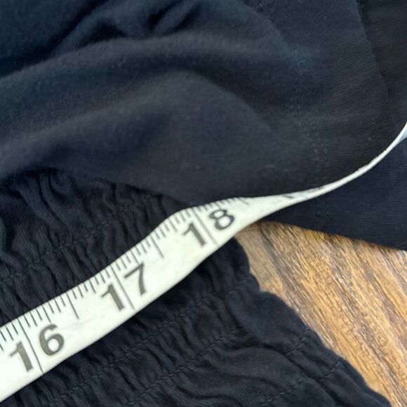 Old Navy black smocked ruffle sleeve top size M - Picture 9 of 9